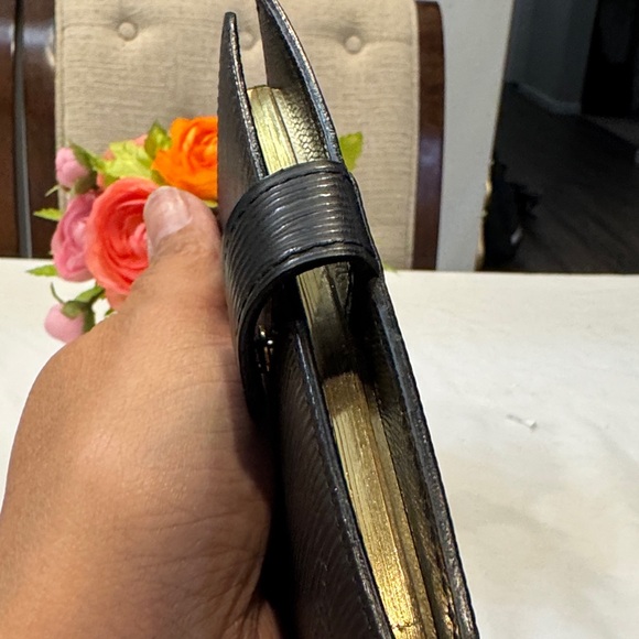 Authentic Louis Vuitton Black Epi Leather Agenda - Picture 6 of 14